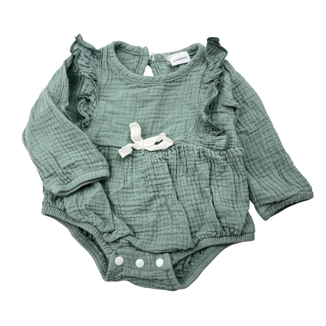 Girls green, ruffle romper, EUC, size 0000,  
