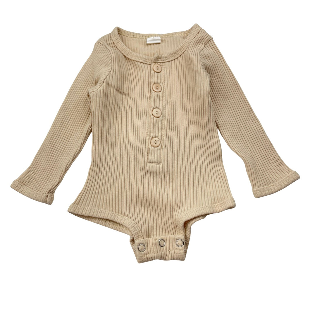 Girls ribbed , stretchy bodysuit / romper, EUC, size 000,  