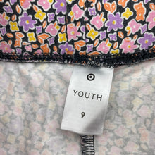 Load image into Gallery viewer, Girls Target, floral stretchy bike shorts, elasticated, EUC, size 9,  