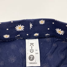 Load image into Gallery viewer, Girls KID, floral stretchy bike shorts, elasticated, GUC, size 7,  