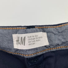Load image into Gallery viewer, Boys H&amp;M, navy lightweight cotton chino shorts, adjustable, EUC, size 6,  