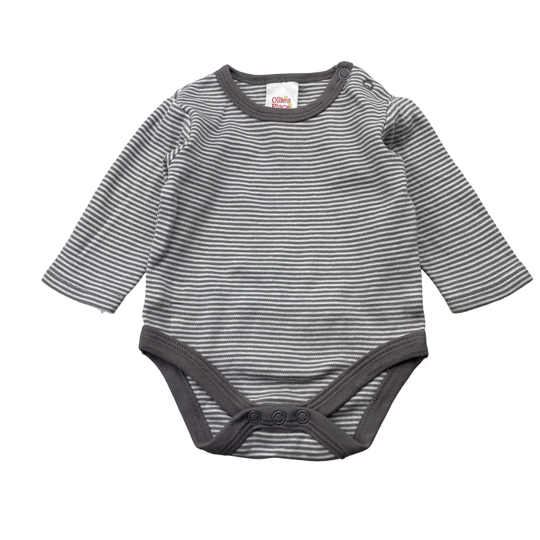 Unisex Ollie's Place, soft cotton bodysuit / romper, EUC, size 0000,  