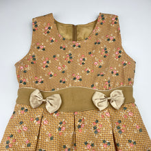 Load image into Gallery viewer, Girls lined, soft feel floral dress, no size, armpit-armpit: 32cm, FUC, size 6-7, L: 67cm