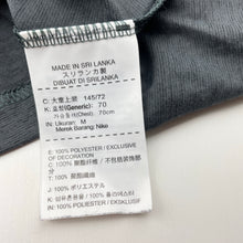 Load image into Gallery viewer, Unisex NIKE, DRI-FIT sports / activewear top, size M, EUC, size 10-11,  