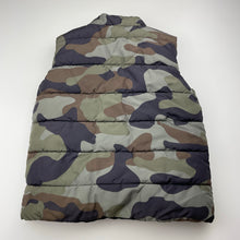 Load image into Gallery viewer, Boys Target, reversible black / camo print puffer vest, GUC, size 4,  