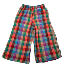 Load image into Gallery viewer, Girls lightweight, cropped cotton pants, elasticated, Inside leg: 30cm , EUC, size 4-5,  