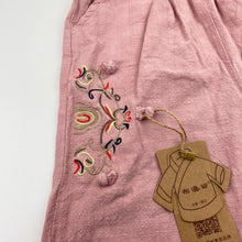 Load image into Gallery viewer, Girls Bu La Ta, embroidered cropped cotton pants, elasticated, Inside leg: 30cm, NEW, size 6,  