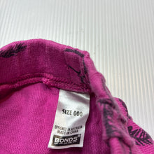 Load image into Gallery viewer, Unisex Bonds, cotton shorts, elasticated, EUC, size 000,  