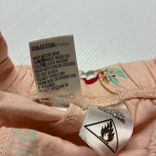 Load image into Gallery viewer, Girls Anko, cotton Christmas pyjama shorts, EUC, size 4,  