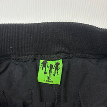 Load image into Gallery viewer, Boys Yi Jia Le, black cotton shorts, elasticated, FUC, size 6,  