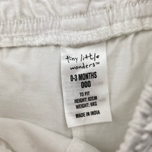 Load image into Gallery viewer, Girls Tiny Little Wonders, floral trim cotton shorts, elasticated, EUC, size 000,  