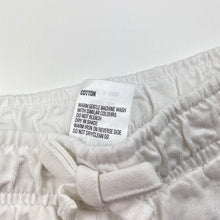 Load image into Gallery viewer, Girls Tiny Little Wonders, floral trim cotton shorts, elasticated, EUC, size 000,  