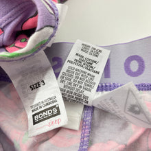 Load image into Gallery viewer, Girls Bonds, floral stretchy pyjamas, FUC, size 3,  