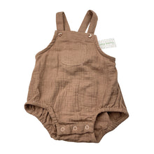 Load image into Gallery viewer, Unisex Baby Berry, lightweigh crinkle cotton summer romper, NEW, size 000,  