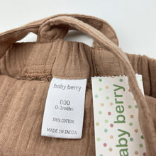 Load image into Gallery viewer, Unisex Baby Berry, lightweigh crinkle cotton summer romper, NEW, size 000,  