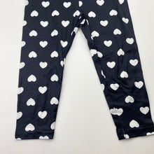 Load image into Gallery viewer, Girls SHEIN, lightweight stretchy leggings, hearts, EUC, size 1,  
