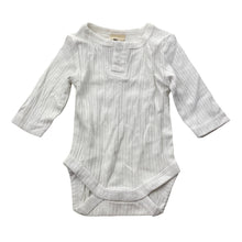 Load image into Gallery viewer, Unisex Baby Berry, ribbed organic cotton bodysuit / romper, EUC, size 0000,  