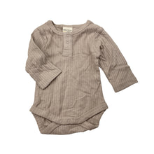 Load image into Gallery viewer, Unisex Baby Berry, ribbed organic cotton bodysuit / romper, EUC, size 0000,  