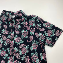 Load image into Gallery viewer, Boys Piping Hot, floral cotton short sleeve shirt, EUC, size 7,  