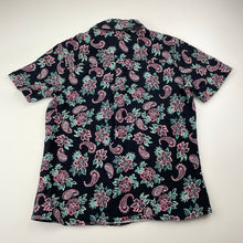 Load image into Gallery viewer, Boys Piping Hot, floral cotton short sleeve shirt, EUC, size 7,  