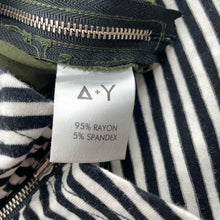 Load image into Gallery viewer, Unisex ADAM + YVE, lightweight stretchy tee / top, EUC, size 4,  