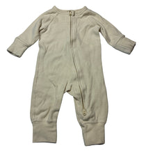 Load image into Gallery viewer, Unisex Baby Berry, stretchy winter weight zip romper, GUC, size 000,  