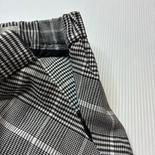 Load image into Gallery viewer, Girls Zara, black &amp; white skirt, elasticated, L: 32cm, GUC, size 8,  