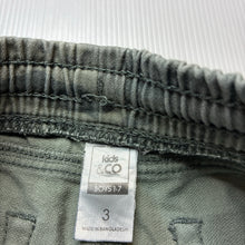 Load image into Gallery viewer, Boys Kids &amp; Co, camo print knit denim shorts, elasticated, FUC, size 3,  