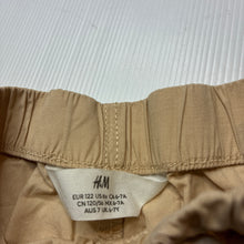 Load image into Gallery viewer, Boys H&amp;M, lightweight cotton shorts, elasticated, EUC, size 7,  