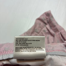 Load image into Gallery viewer, Girls Uniqlo, stretch cotton shorts, adjustable, FUC, size 4,  