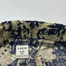 Load image into Gallery viewer, Girls SHEIN, lightweight shorts, elasticated, EUC, size 9,  