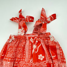 Load image into Gallery viewer, Girls Baby Berry, lightweight cotton summer romper, GUC, size 0000,  