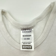 Load image into Gallery viewer, Unisex Bonds, ribbed cotton singletsuit romper, EUC, size 0000,  