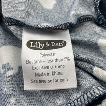 Load image into Gallery viewer, Unisex Lily &amp; Dan, lightweight winter long sleeve pyjama top, FUC, size 6,  