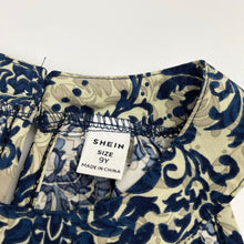 Load image into Gallery viewer, Girls SHEIN, lightweight sleeveless top, EUC, size 9,  