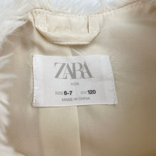 Load image into Gallery viewer, Girls Zara, lined faux fur vest, 3 hook fasten, EUC, size 6-7,  
