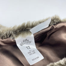 Load image into Gallery viewer, Girls Miss Understood, lined faux fur vest, single hook fasten, GUC, size 14,  