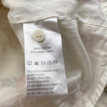 Load image into Gallery viewer, Girls Bebe by Minihaha, lined floral cotton dress, small marks on front, FUC, size 00, L: 39cm