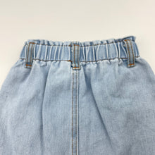 Load image into Gallery viewer, Girls floral, denim skirt, elasticated, L: 26cm, FUC, size 2,  