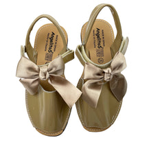 Load image into Gallery viewer, Shoes Angelitos, patent leather sandals, Made in Spain, EU 34, EUC, size 2,  