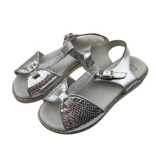Load image into Gallery viewer, Shoes Angelitos, silver patent leather sandals, Made in Spain, EU 32, FUC, size 13.5,  