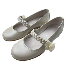 Load image into Gallery viewer, Shoes Angelitos, leather low heel shoes, Made in Spain, EU 31, GUC, size 13,  