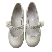 Load image into Gallery viewer, Shoes Angelitos, leather low heel shoes, Made in Spain, EU 31, GUC, size 13,  