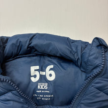 Load image into Gallery viewer, Boys Cotton On, think hooded puffer vest / jacket, GUC, size 5-6,  