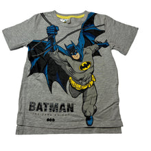 Load image into Gallery viewer, Boys DC Comics, Batman tee / top, pilling, FUC, size 4,  