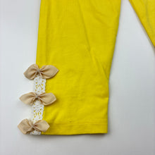 Load image into Gallery viewer, Girls yellow, stretchy leggings, Inside leg: 27.5cm, EUC, size 6,  