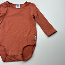 Load image into Gallery viewer, Unisex Bonds, Organics stretchy bodysuit / romper, GUC, size 000,  