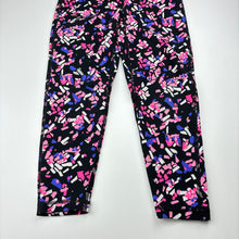 Load image into Gallery viewer, Girls Under Armour, cropped sports / activewear leggings, Inside leg: 44cm, GUC, size 8-9,  