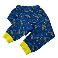 Load image into Gallery viewer, Boys DC Comics, Batman flannel cotton pyjama pants, wash fade, FUC, size 4,  