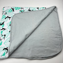Load image into Gallery viewer, Unisex Milk &amp; Masuki, organic cotton baby blanket, penguins, 88cm x 98cm, light marks, FUC, size 0000-00,  